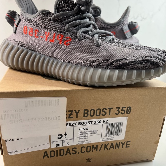 YEEZY BOOST 350 V2 Beluga 2.0 - Picture 4 of 11